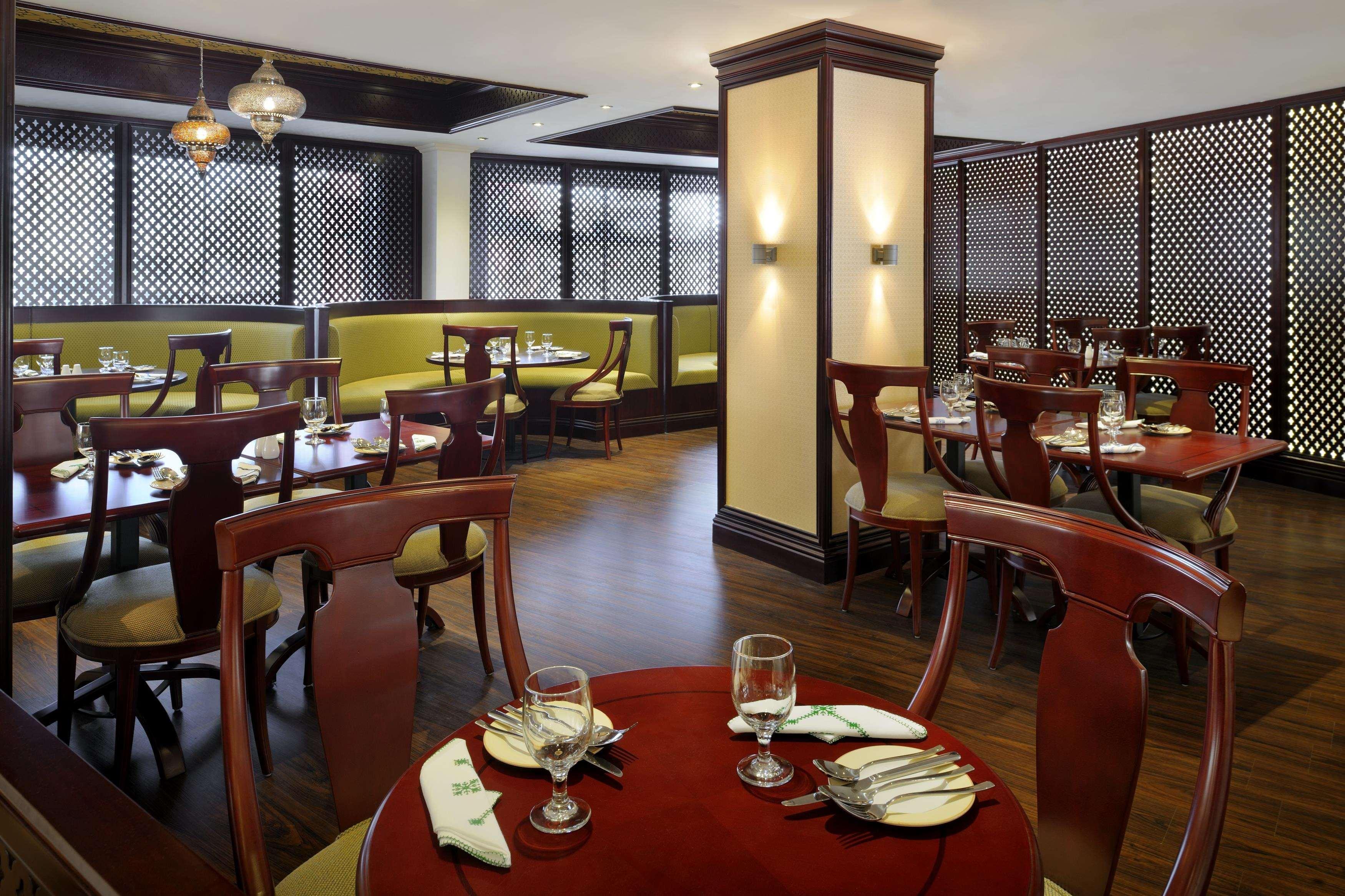 Al Safir Hotel Manama Restaurant photo